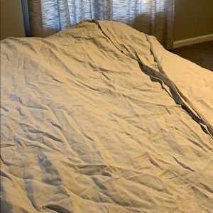 Like new, linen duvet cover. The Hotel Collection.